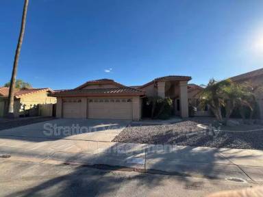 Main picture of 231 E Stonebridge Dr