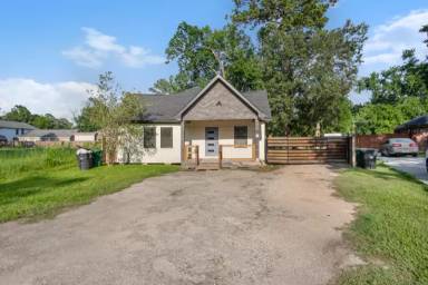 Main picture of 2611 Druid St