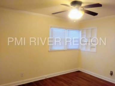 Main picture of 944 Parkwood Dr