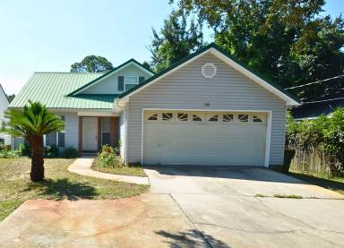Main picture of 310 Schneider Dr