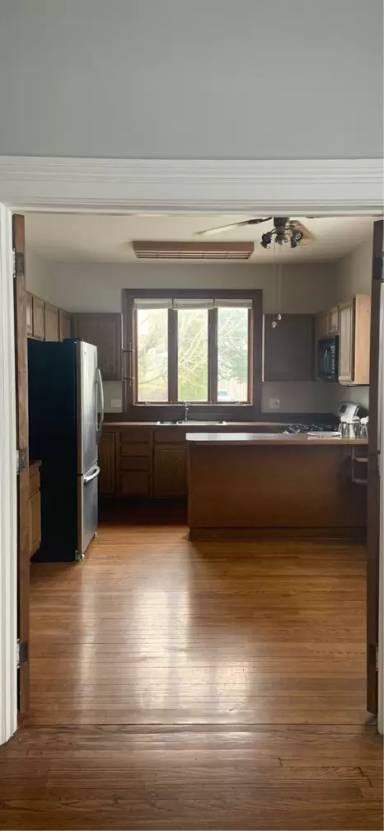 Main picture of 616 N Sheridan Rd