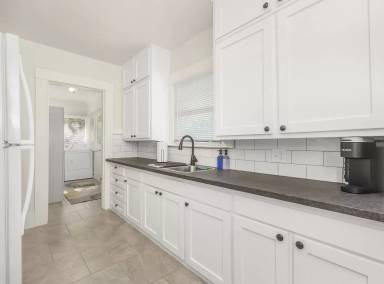 Main picture of 1121 E Hedges Ave