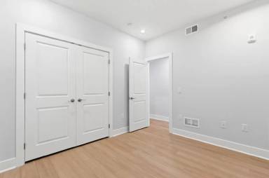 Main picture of 4140 W Girard Ave