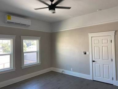 Main picture of 513 1/2 Main St