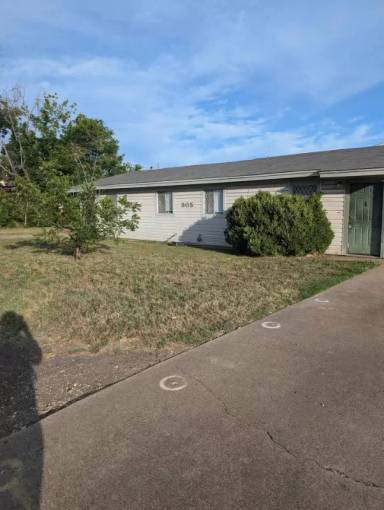 Main picture of 103 W Truman Ave