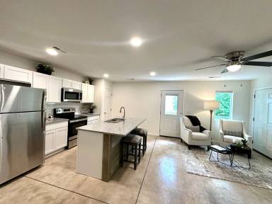 Main picture of 1021 N Spruce Ave