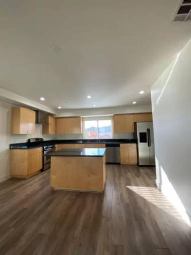 Main picture of 11312 Huston St