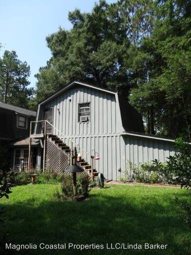 Main picture of 976 Mill Hill Rd