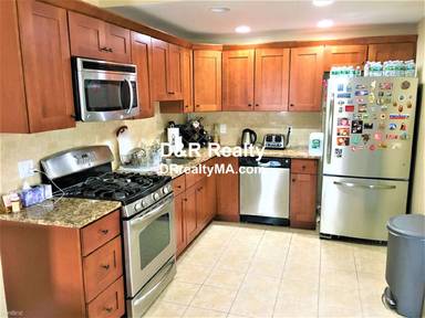 Main picture of 910 Saratoga St