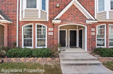 Main picture of Lakeridge Townhomes