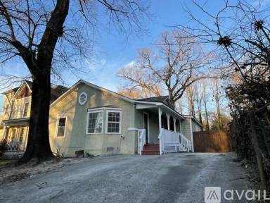 Main picture of 2171 Main St NW