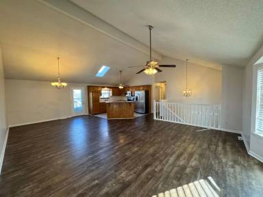 Main picture of 711 Hallbrooke Dr