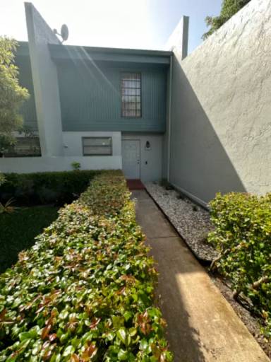 Main picture of 1456 NW 97th Ave