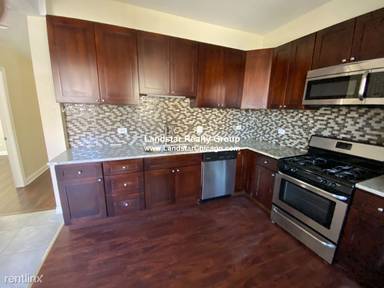 Main picture of 2252 W Lawrence Ave