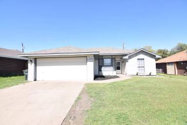 Main picture of 301 Rodeo Cir