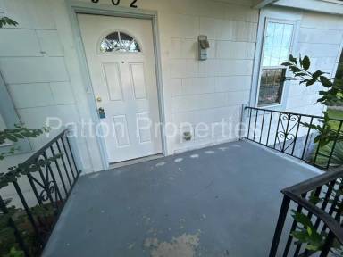 Main picture of 902 Pine St