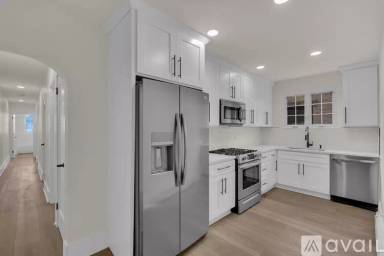 Main picture of 430 W Ellet St