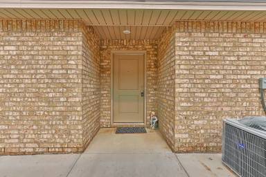 Main picture of 1917 Langford Ave