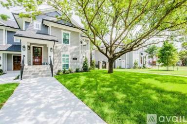 Main picture of 200 Bryson St