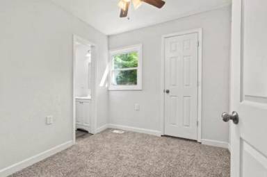 Main picture of 4407 Wayne Ave