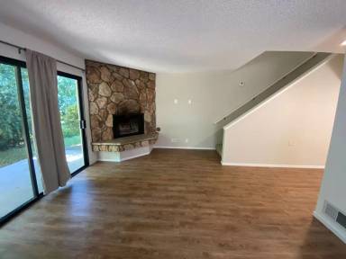 Main picture of 16 Green Ct