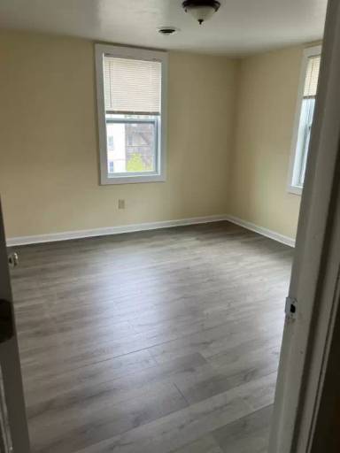 Main picture of 375 Elm St