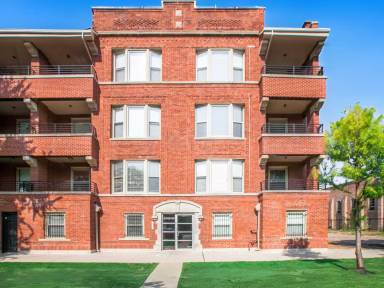 Main picture of 4348 S Prairie Ave