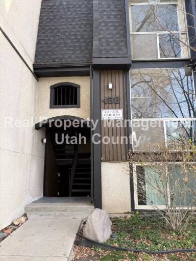Main picture of 438 N Center St