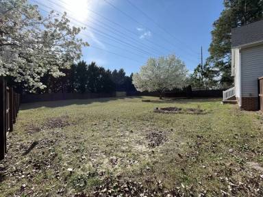 Main picture of 11 Richmond Park Dr