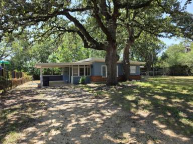 Main picture of 522 E Davilla Ave