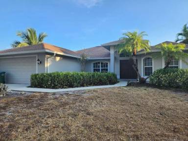 Main picture of 1705 SW 51st Ter