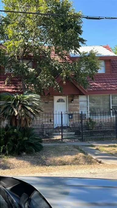 Main picture of 3012 Live Oak St