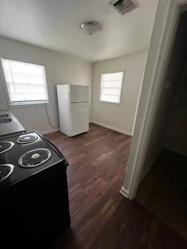 Main picture of 2662 Olive St