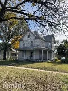 Main picture of 204 E 5th St