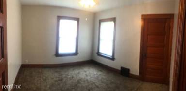 Main picture of 303 E Short St
