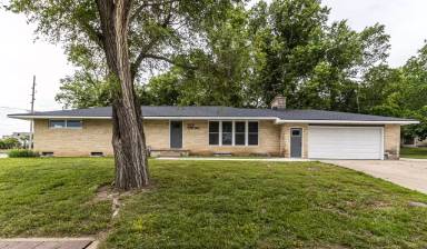 Main picture of 1801 Elaine Dr