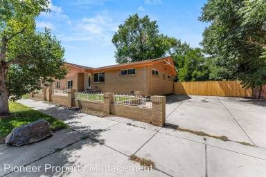 Main picture of 3625 Wolff St