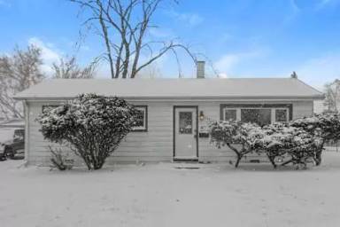 Main picture of 1947 Yale Ave