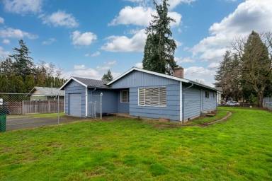 Main picture of 15706 E Burnside St