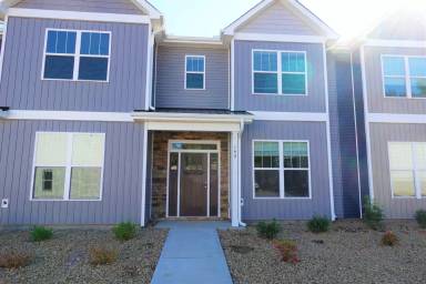 Main picture of 104 Creekland Way