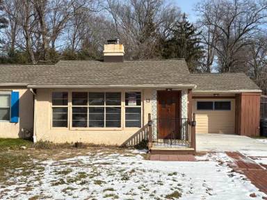 Main picture of 77 Winding Ln