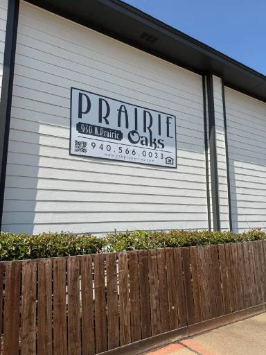 Main picture of 930 W Prairie St