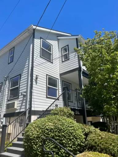 Main picture of 503 NE San Rafael St