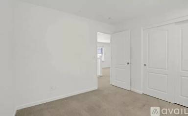 Main picture of 2111 Parkhurst St