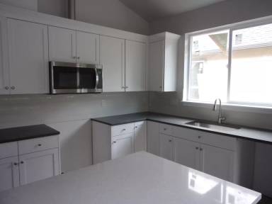 Main picture of 1009 Front Ave NE