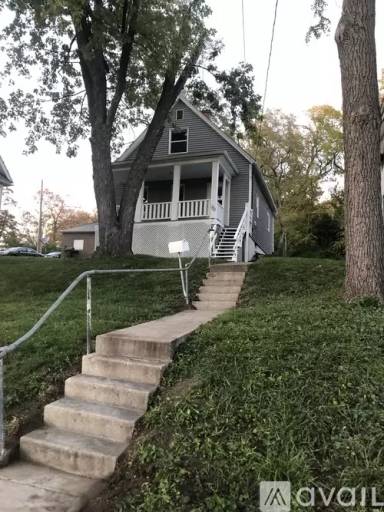 Main picture of 1720 W 9th St
