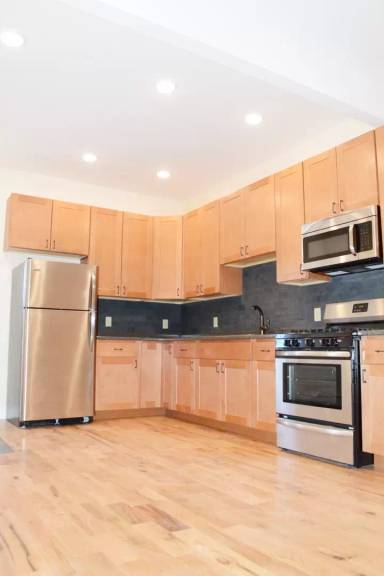 Main picture of 9 Bright St