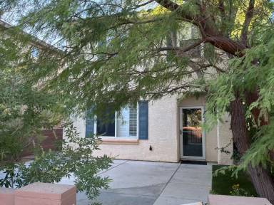 Main picture of 10021 Calabasas Ave
