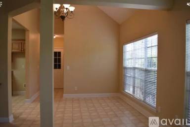 Main picture of 203 Lancaster Ln