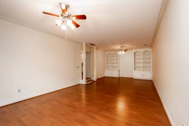 Main picture of 520 E Walnut St